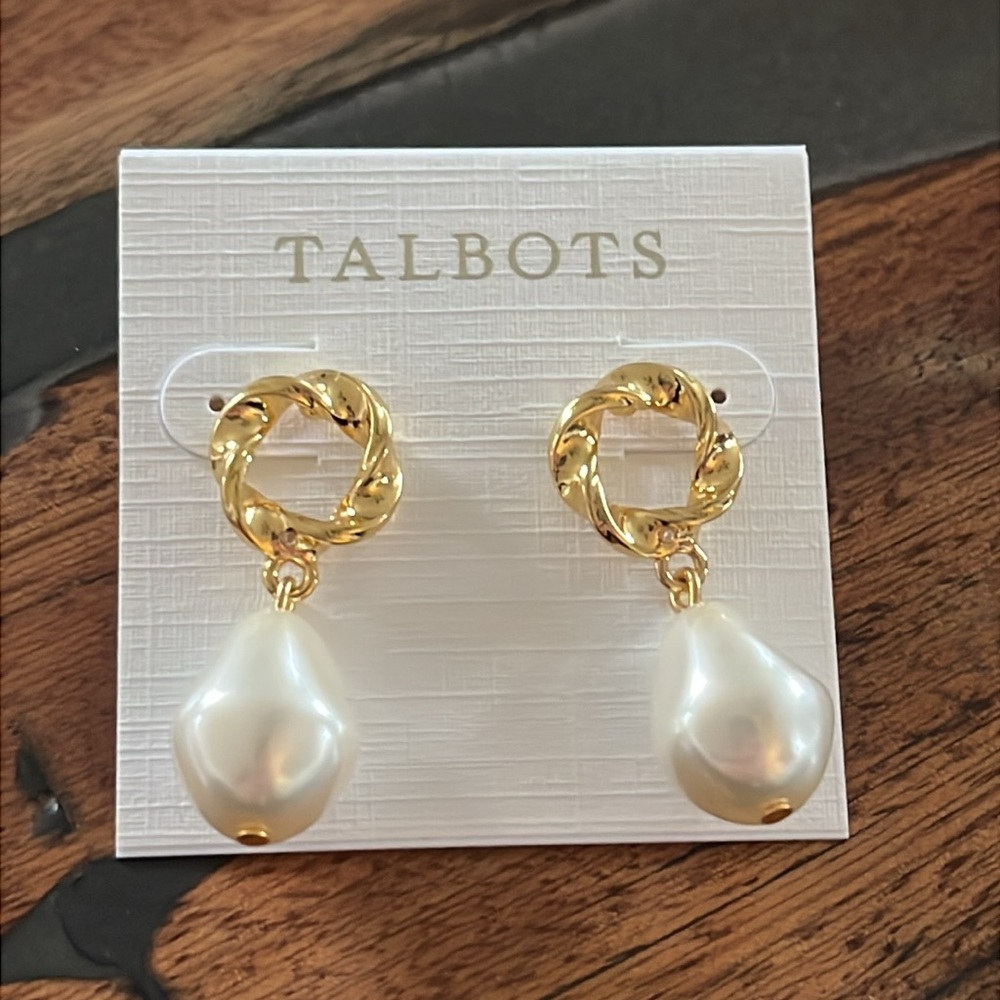 Talbots pearl and gold earrings